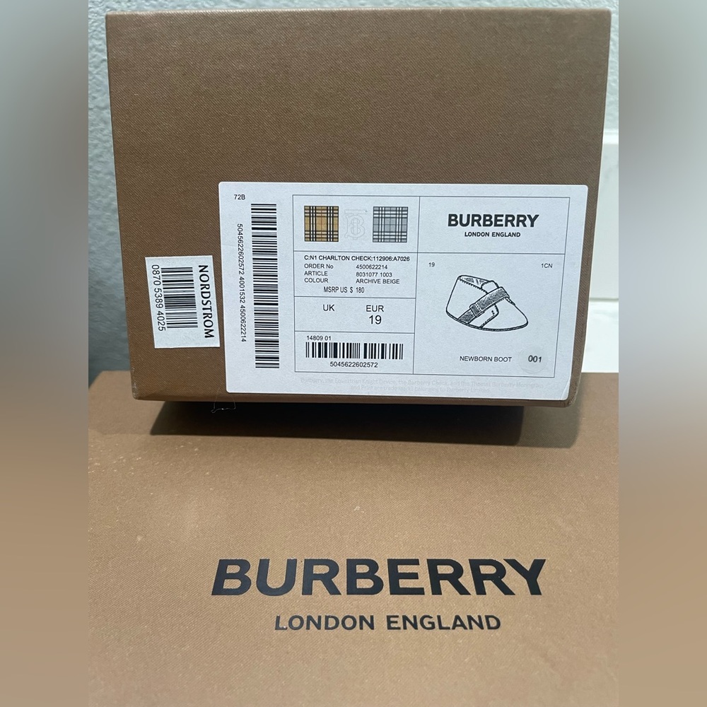 Burberry infant shoes